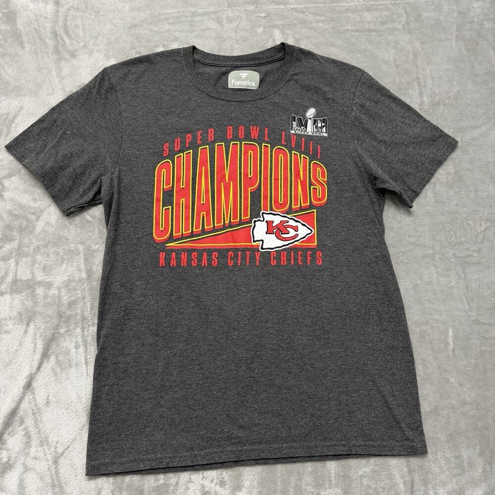 Kansas City Chiefs Super Bowl LVIII Champions Roster T-Shirt Mens M